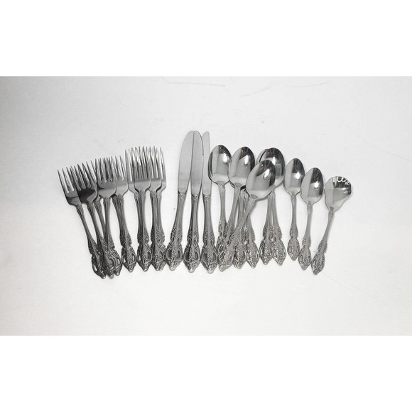 Oneida Dining Oneida Renoirpembrooke 25piece Stainless Flatware Set